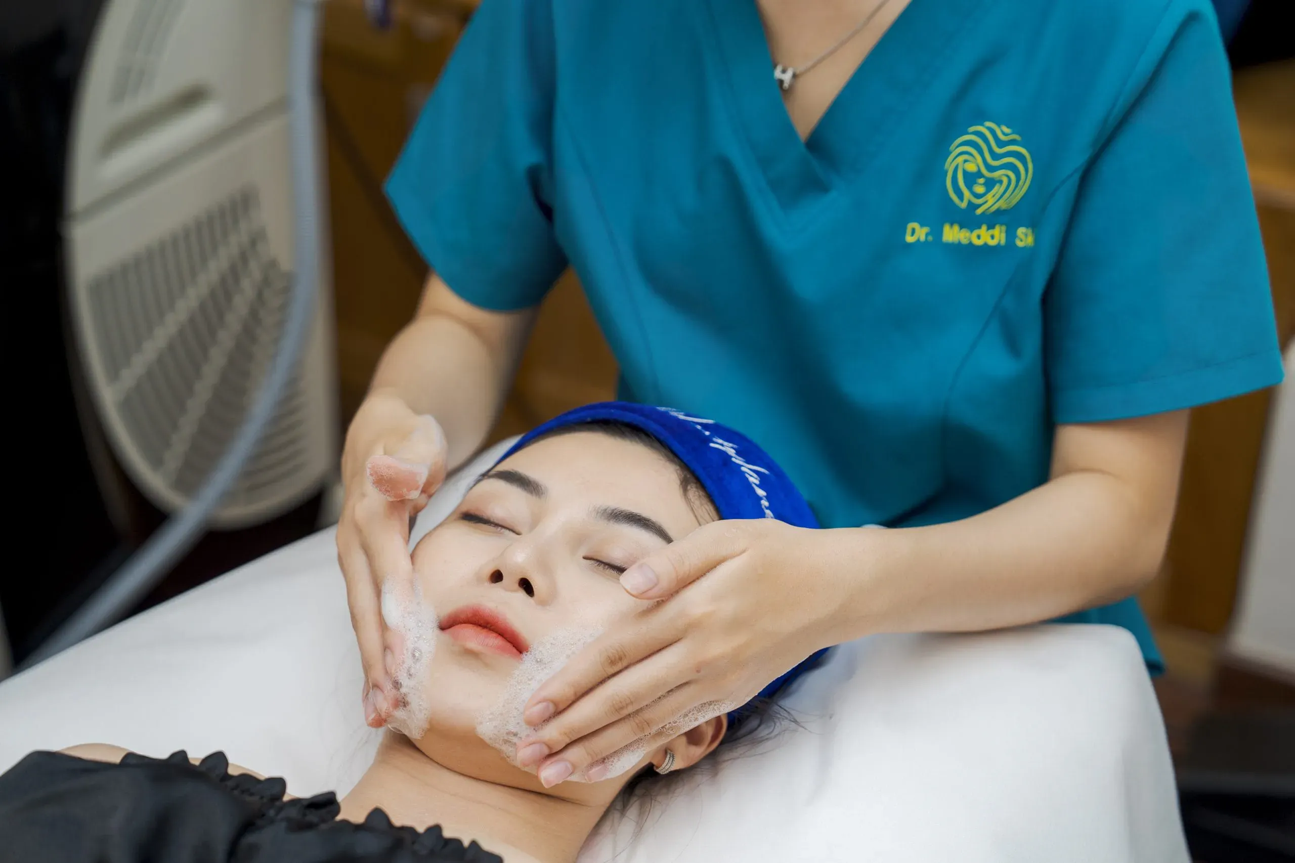 Intensive inflamed-acne programs (MV2, MV3)