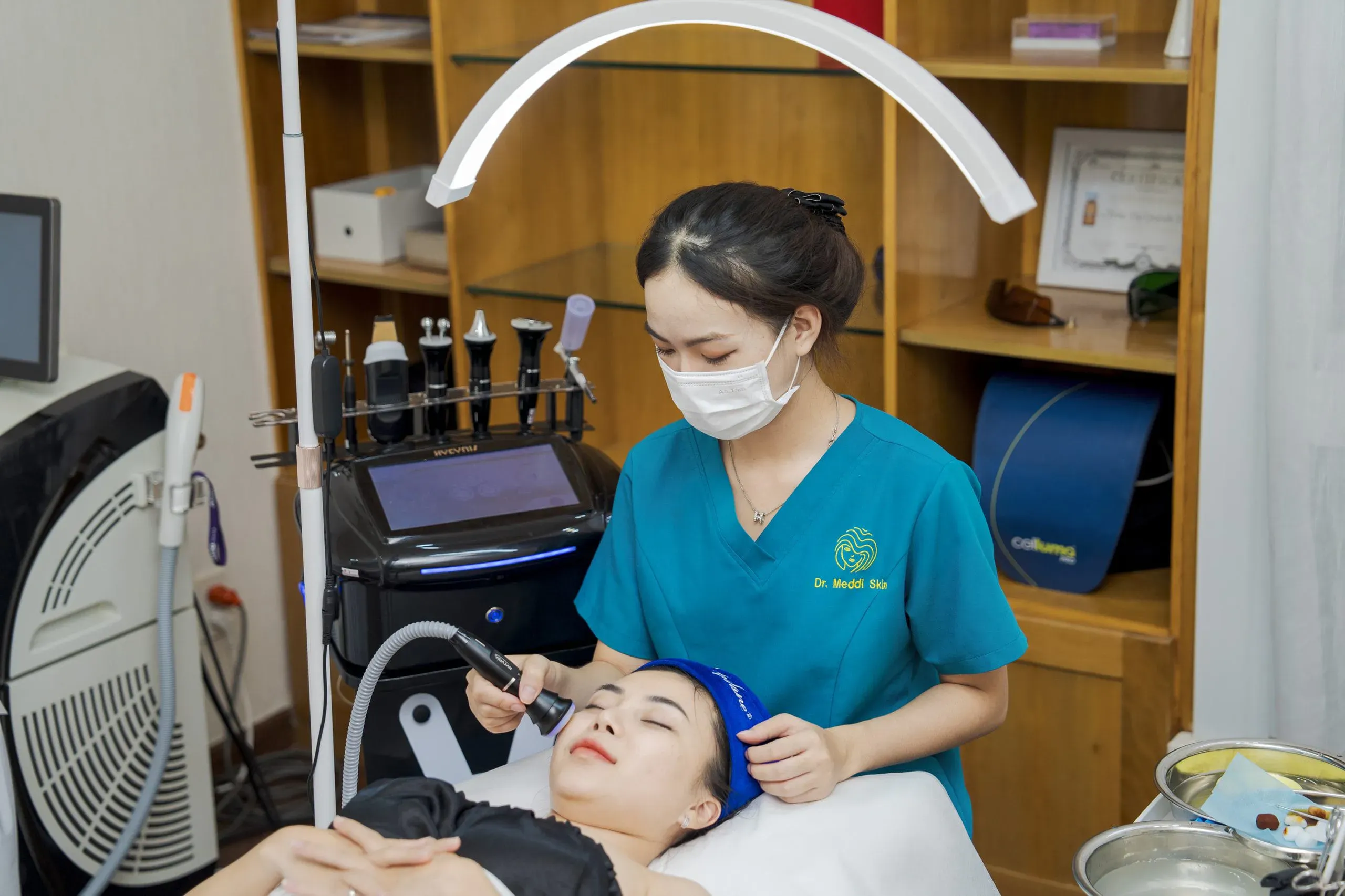 SKIN TONE ENHANCEMENT, WHITENING, AND DEEP SKIN REGENERATION CARE - IONTOPHORESIS WITH VITAMIN C INFUSION
