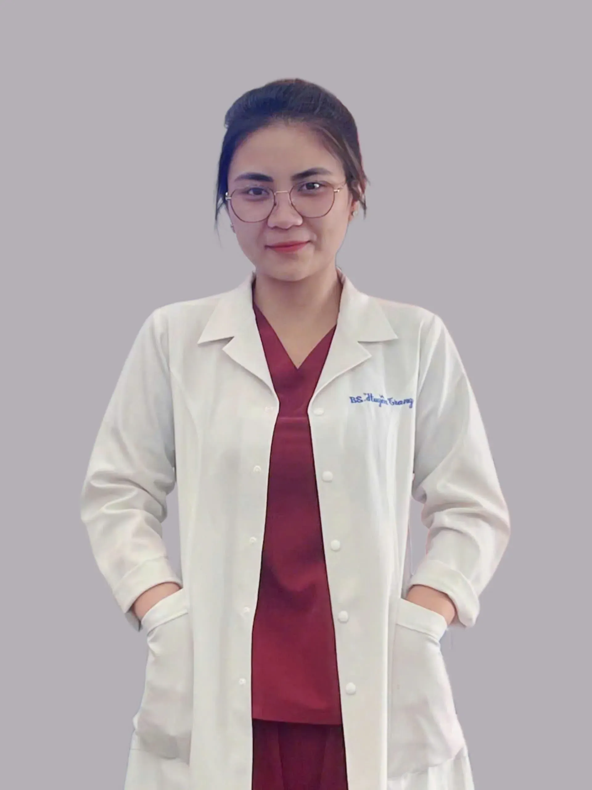 호찌민시 2군 최고의 피부과 전문의 | 미아 박사 (휴옌 짱) 피부과 전문의