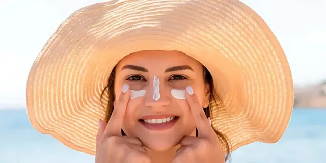 Nên sử dụng kem chống năng khi đang điều trị mụn viêm
