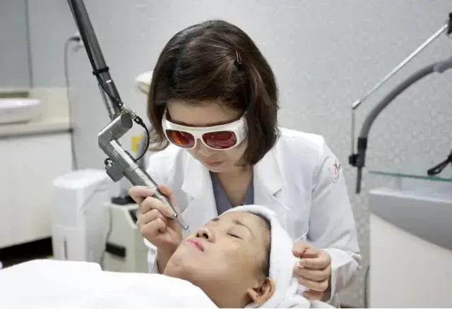Derma Acne Clear - Spectra Laser