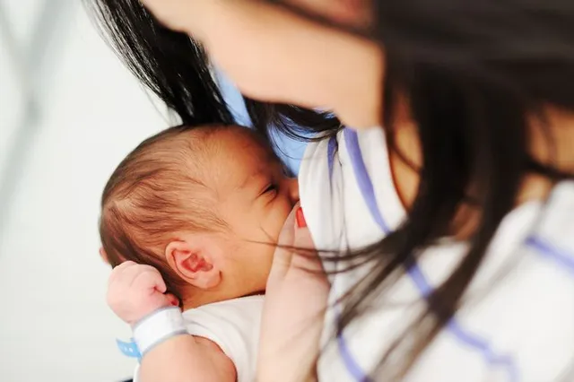 Đang cho con bú thì làm được gì, chưa nên làm gì?