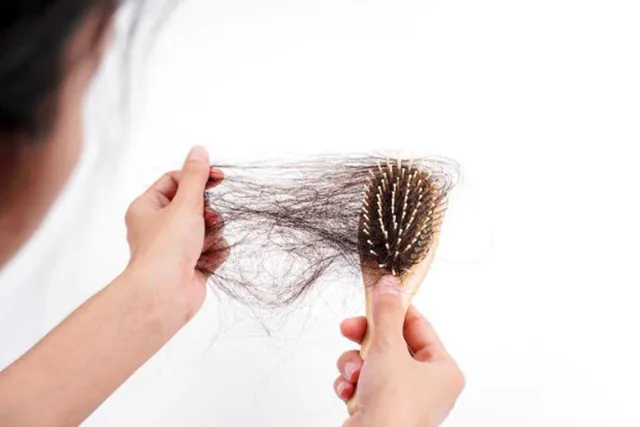 Khi nào rụng tóc không phải là tình trạng bình thường?